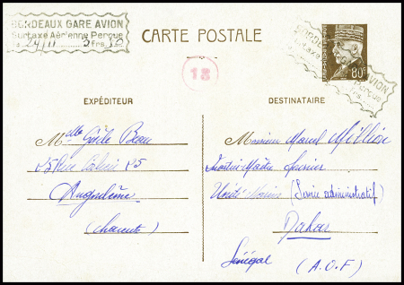 Entier CP 80c Pétain brun sur carton blanc obl griffe encadrée "Bordeaux gare avion surtaxe aérienne perçue 3F50" sur la figurine, pour Dakar. TB