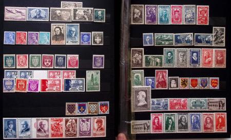 1900-1990, Lot de France avec N°121 variété centre
