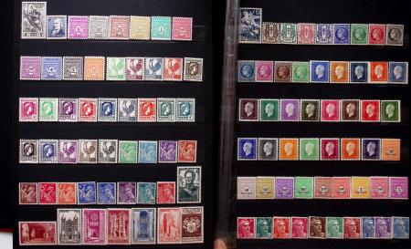 1900-1990, Lot de France avec N°121 variété centre