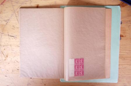 1700-1960, Ensemble éclectique: boite d'une centaine