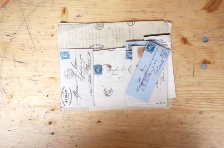 1700-1960, Ensemble éclectique: boite d'une centaine