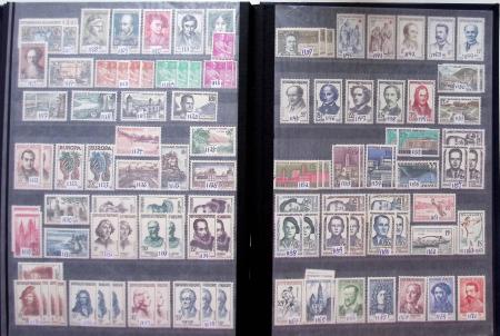 1860-1960, Lot de France en neuf, avec section classique,