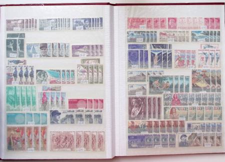 1960-2024, Lot de France neuf, en 8 volumes, en quantité
