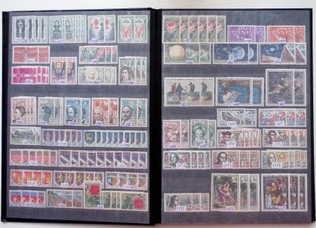 1960-2024, Lot de France neuf, en 8 volumes, en quantité