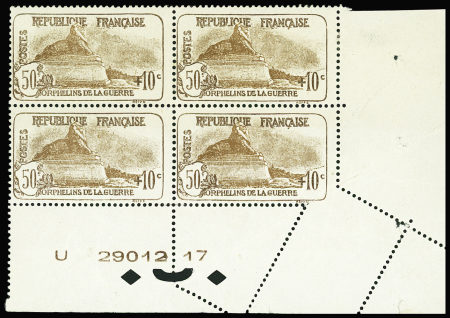N°230 50c + 10c brun foncé, variété piquage oblique