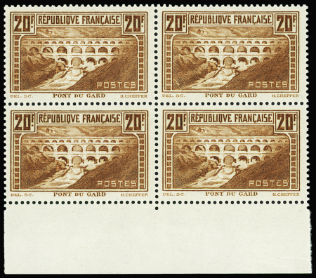 N°262 20f pont du Gard bloc de 4 bdf neuf ** TB
