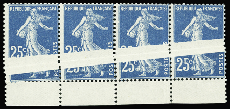 N°140 Bande de 4 large pli accordéon neuf ** TB