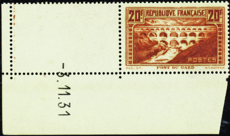 N°262 20f pont du Gard cdf daté 3-11-31 neuf ** TB