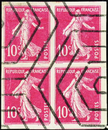 N°138 10c rouge bloc de 4 non dentelé annulé hexag