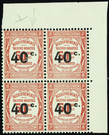 N°50 bloc de 4  1ex anneau-lune sur le "0" neuf **