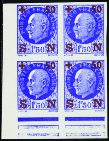 N°552a Maréchal Pétain bloc de 4 cdf neuf ** TB