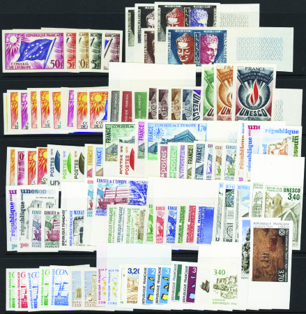 SERVICE N°27/111 complet 85 timbres neuf ** TB