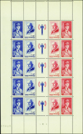 N°571A Maréchal Pétain feuille de 5 bandes neuf **