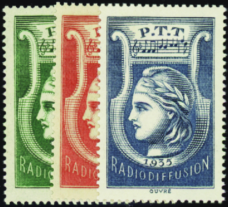 N°1/3  3 valeurs neuf ** TB