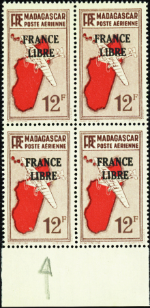 POSTE AERIENNE N°48b Bloc de 4  1ex trait sous le 