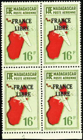 POSTE AERIENNE N°50b  de 4  1ex trait sous le "s" 