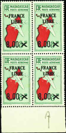 POSTE AERIENNE N°54b Bloc de 4 trait sous le "s" d