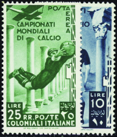 N°46/50 + PA 31/37 Coupe du monde de football 12 v