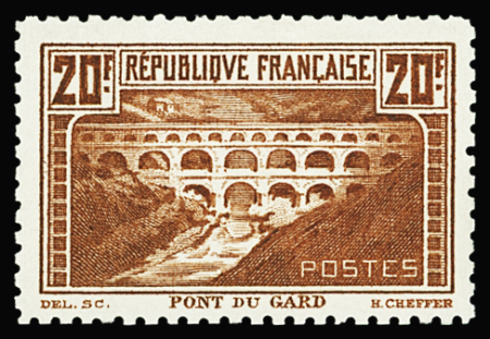 N°262B 20f Pont du Gard, dentelé 11, neuf **, TB. Signé