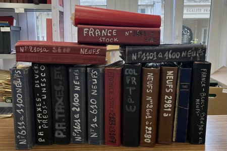 1876-2000 Ancien stock marchand en 13 grands classeurs