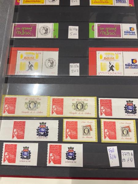 2000-2010 Lot regroupant des feuilles d'autoadhésifs