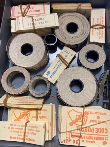 1950-1990 Ensemble de timbres fictifs en carnets, des