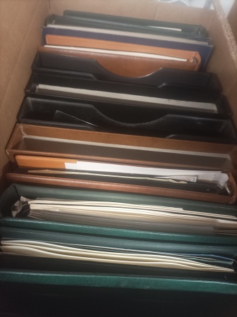 1958-2000, en deux gros cartons soit une quinzaine de classeurs