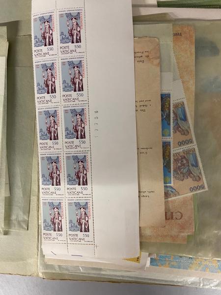 1900-1990 Lot très hétéroclite avec une partie de Vatican