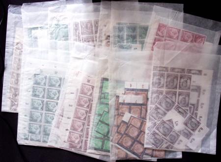 1934-1937, Timbres commémoratifs en pochettes par 100