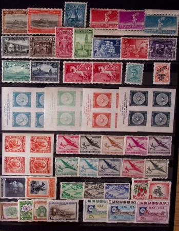 1909-2006, Collection de neufs ** d'URUGUAY en classeur,