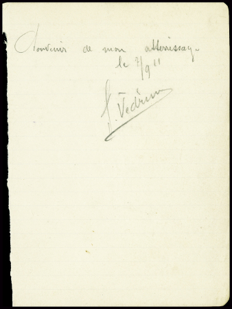 Carton avec signature autographe au crayon "Souvenir de mon atterrissage le 7.9.11 J.Védrines". TB