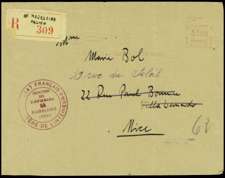 Lettre en franchise recommandée avec cachet rouge "Etat français - ministère de l'intérieur direction des refugiés La Madelaine (Allier)" (1942). TB