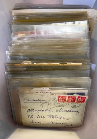 FRANCE : environ 220 lettres pneumatiques (quelques