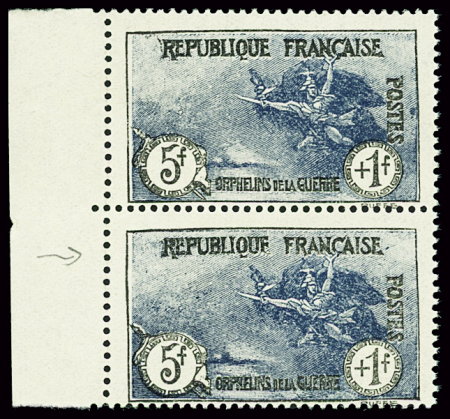 N°232 REPUBLIQUF tenant à normal neufs ** TB