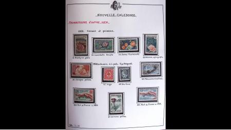 Collection de 1959 à 2015, Poste et annexes, présentée