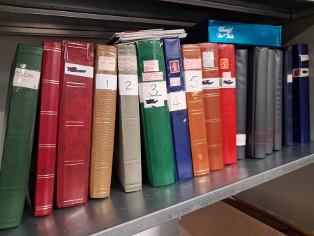 1971-2023, Superbe collection en 17 classeurs, soit