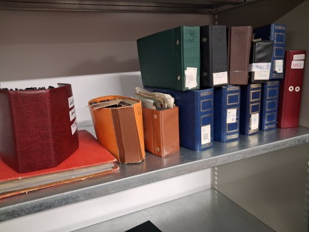 1750-1950, dans un carton, plusieurs centaines de lettres