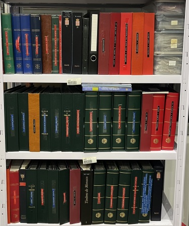 1860-1980, Collections de diverses colonies en 46 classeurs