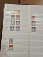 1900env-2000, Partie de timbres neufs en 20 classeurs