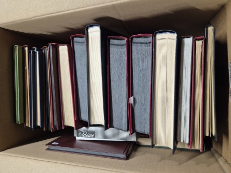 1900env-2000, Partie de timbres neufs en 20 classeurs