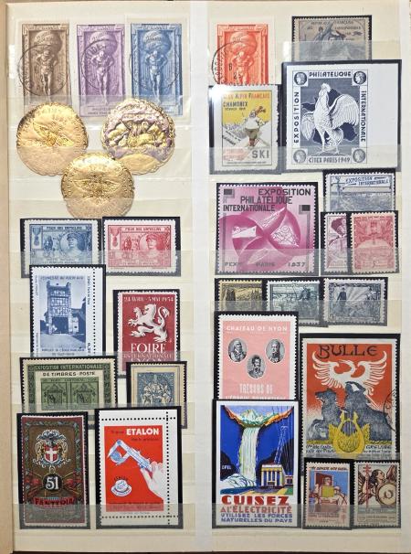 1870-1990env. Huit classeurs de VIGNETTES, principalement