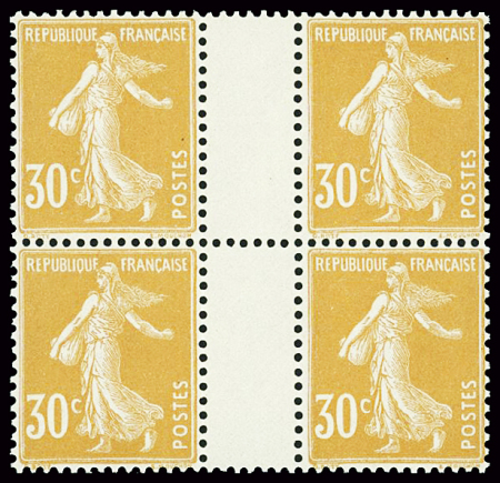 N°141e, variété papier X, en bloc de 4 interpannea