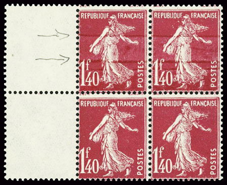 N°196 en bloc de 4 , 2 ex. fond ligné, neufs **, T