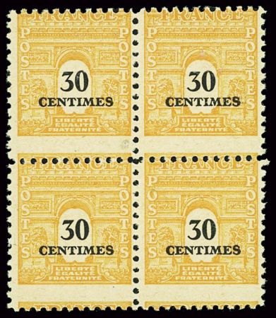 N°702b, variété piquage à cheval, en bloc de 4, ne