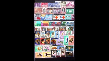 1937-1996 collection en classeur, dont aussi les Grenadines