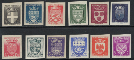 N°553 à 564 Armoiries, les 12 valeurs, neufs **, T