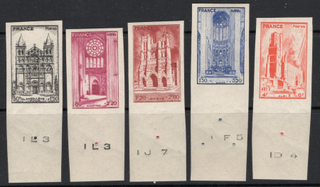 N°663 à 667 Cathédrales, les 5 valeurs bdf, neufs 