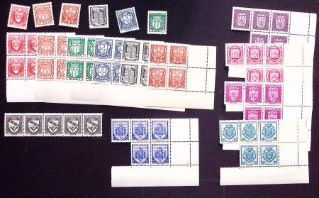 N°526/37 1ère série Armoiries, 205 ex. en feuilles