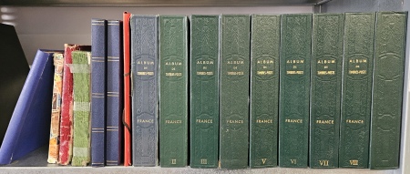 1900-2025, collection de FRANCE en 8 albums, dont n°122,