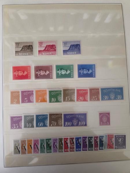 SCANDINAVIA : Mint collections comprising Denmark (6 albums, 1918-2008)
